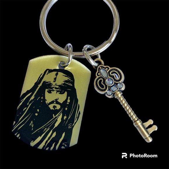 Vintage Disney Pirates of the Caribbean Keychain Keyring Charm Skull Crossbones - Picture 2 of 8